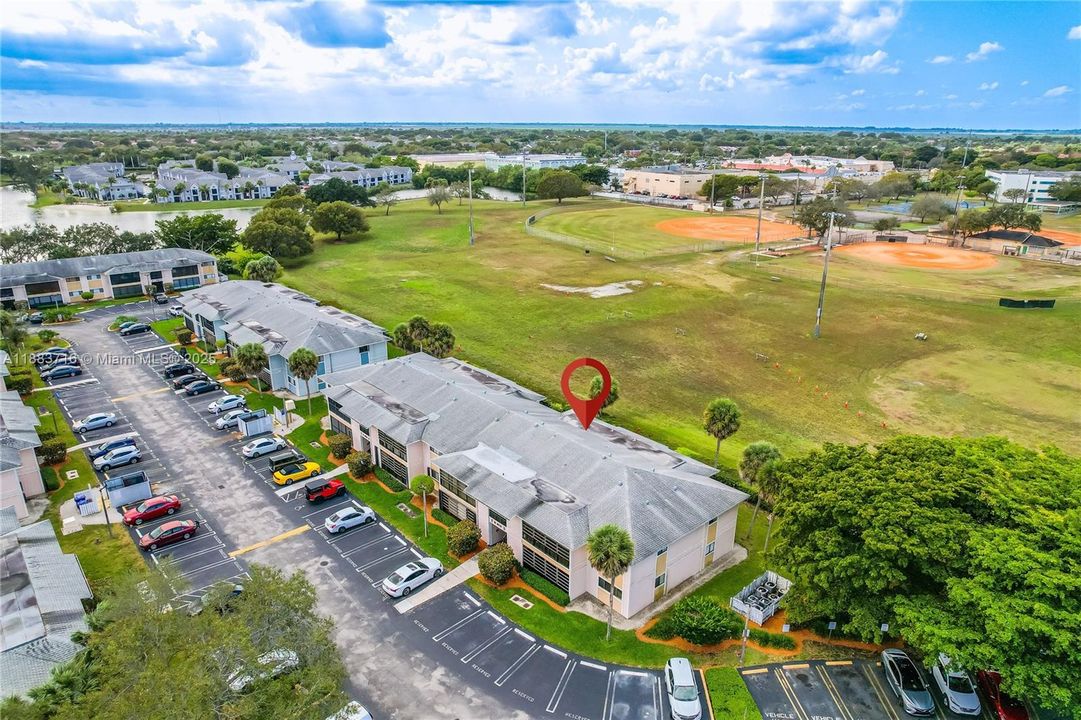 最近租的: $1,900 (1 贝兹, 1 浴室, 650 平方英尺)