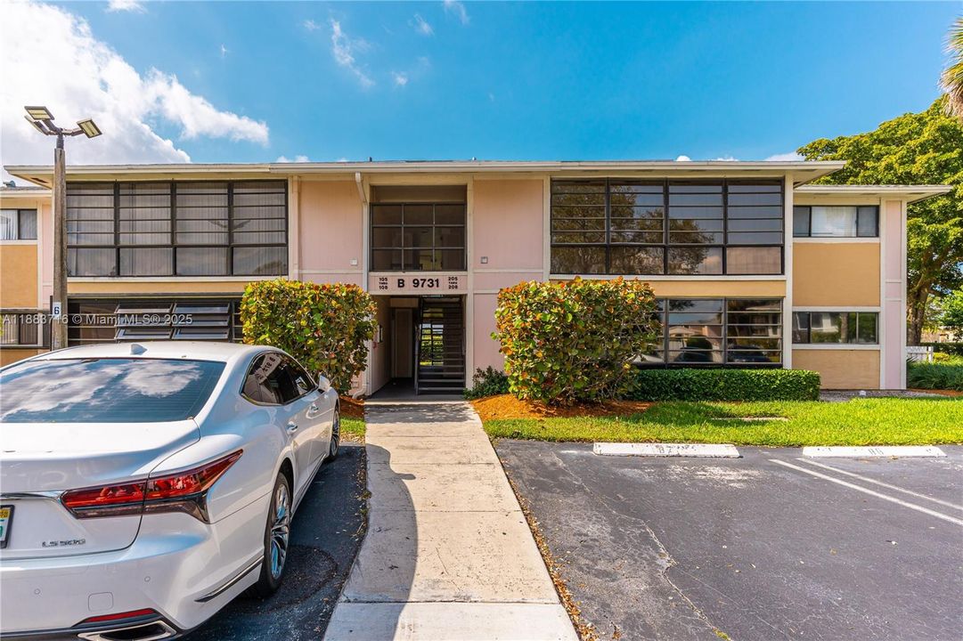 最近租的: $1,900 (1 贝兹, 1 浴室, 650 平方英尺)