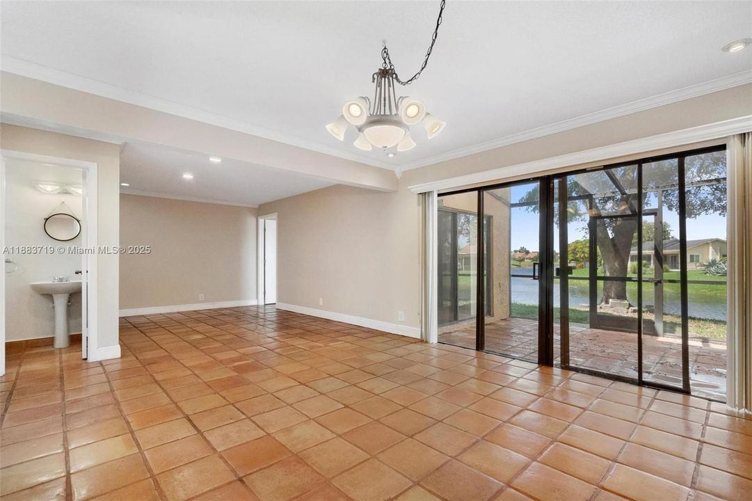 En Venta: $339,000 (3 camas, 2 baños, 1580 Pies cuadrados)