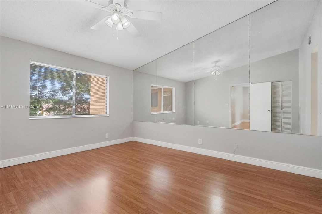 En Venta: $339,000 (3 camas, 2 baños, 1580 Pies cuadrados)