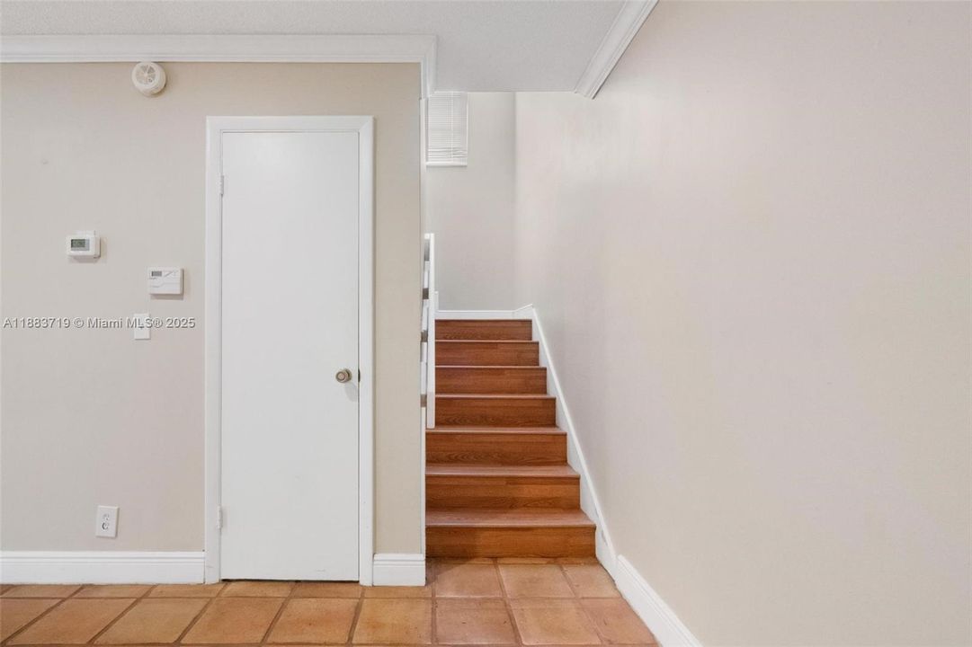 En Venta: $339,000 (3 camas, 2 baños, 1580 Pies cuadrados)