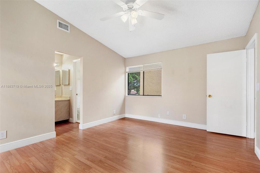 En Venta: $339,000 (3 camas, 2 baños, 1580 Pies cuadrados)