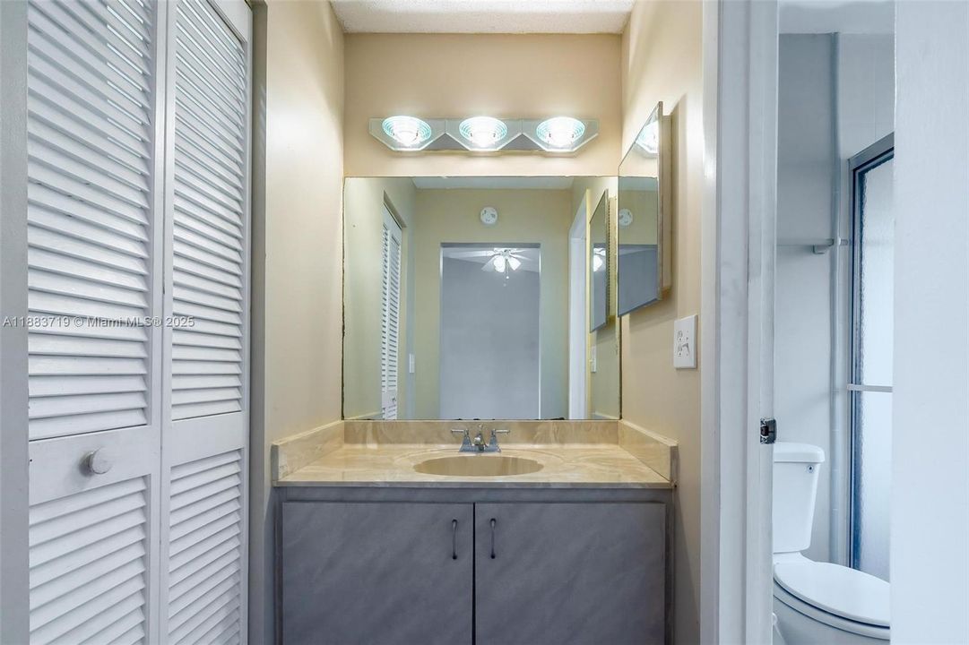 En Venta: $339,000 (3 camas, 2 baños, 1580 Pies cuadrados)