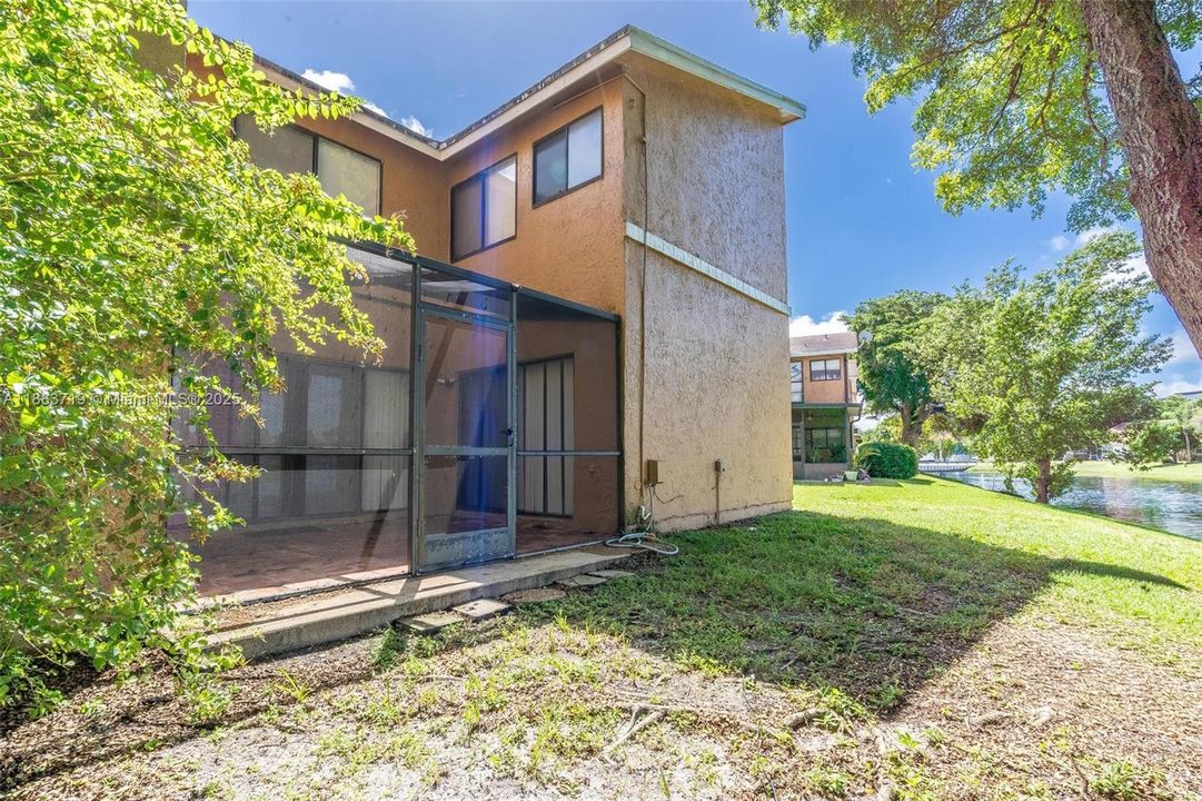 En Venta: $339,000 (3 camas, 2 baños, 1580 Pies cuadrados)