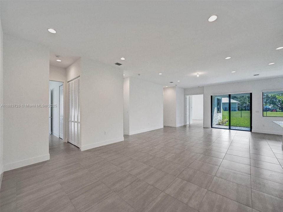 Active With Contract: $8,500 (6 beds, 5 baths, 3241 Square Feet)