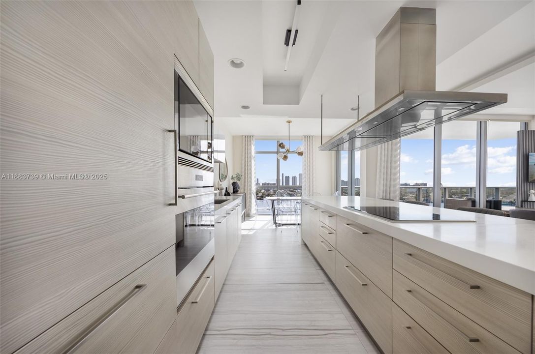 For Rent: $12,500 (3 beds, 3 baths, 2219 Square Feet)