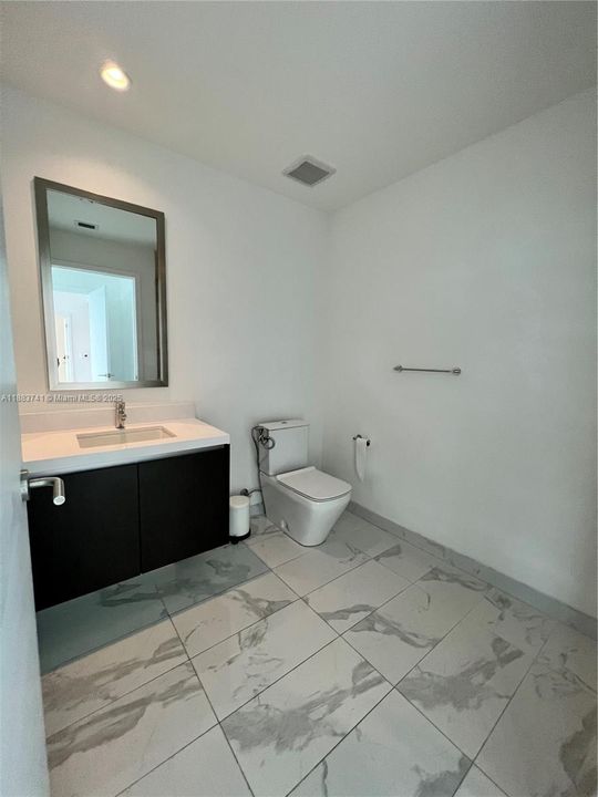 For Sale: $959,000 (2 beds, 3 baths, 1491 Square Feet)