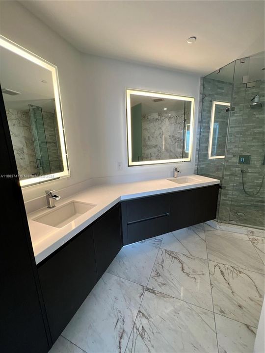 For Sale: $959,000 (2 beds, 3 baths, 1491 Square Feet)