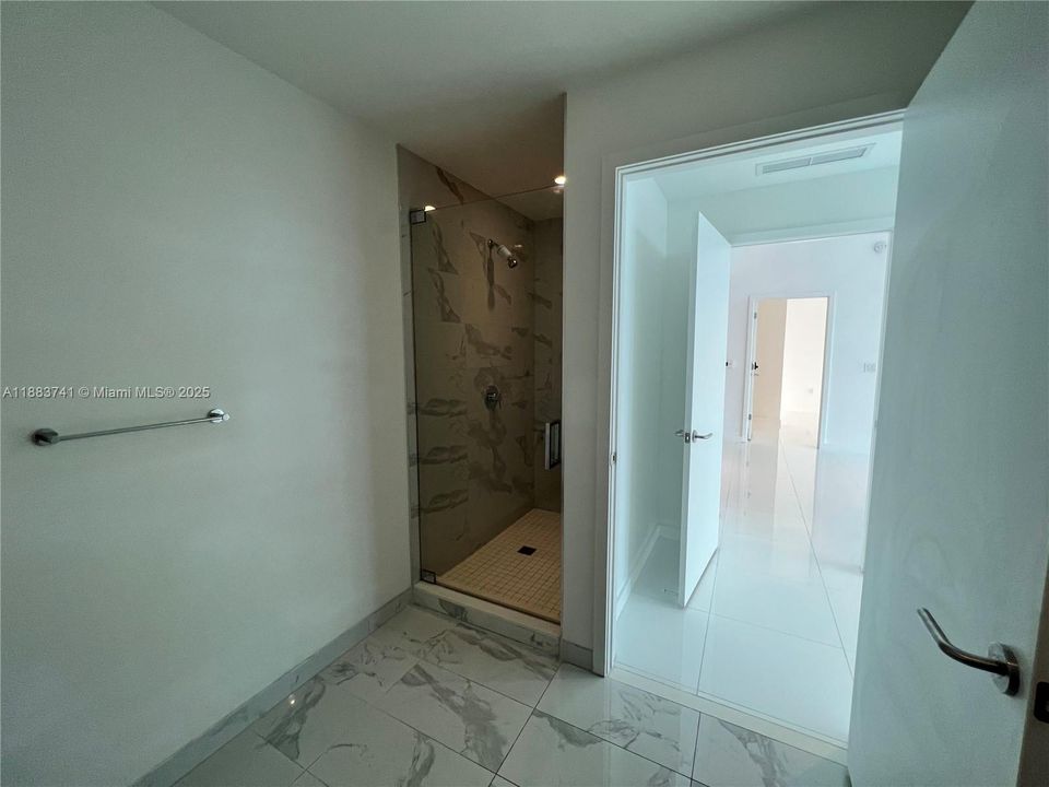 For Sale: $959,000 (2 beds, 3 baths, 1491 Square Feet)
