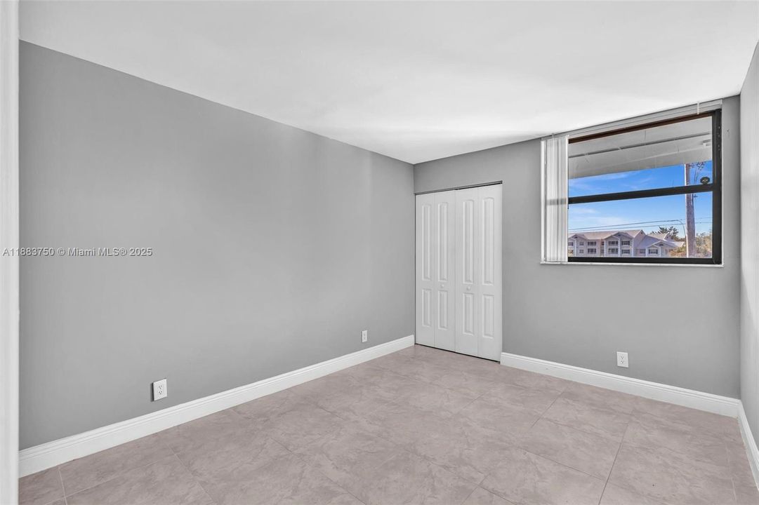 Active With Contract: $2,395 (2 beds, 2 baths, 920 Square Feet)