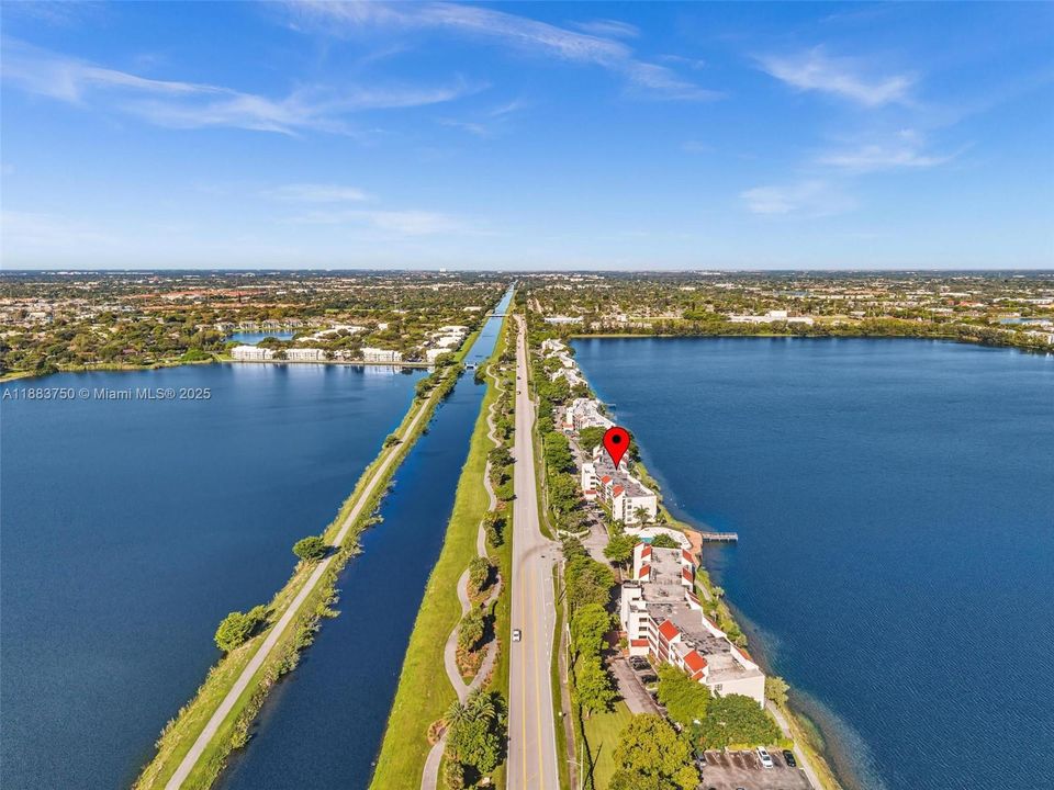 Active With Contract: $2,395 (2 beds, 2 baths, 920 Square Feet)