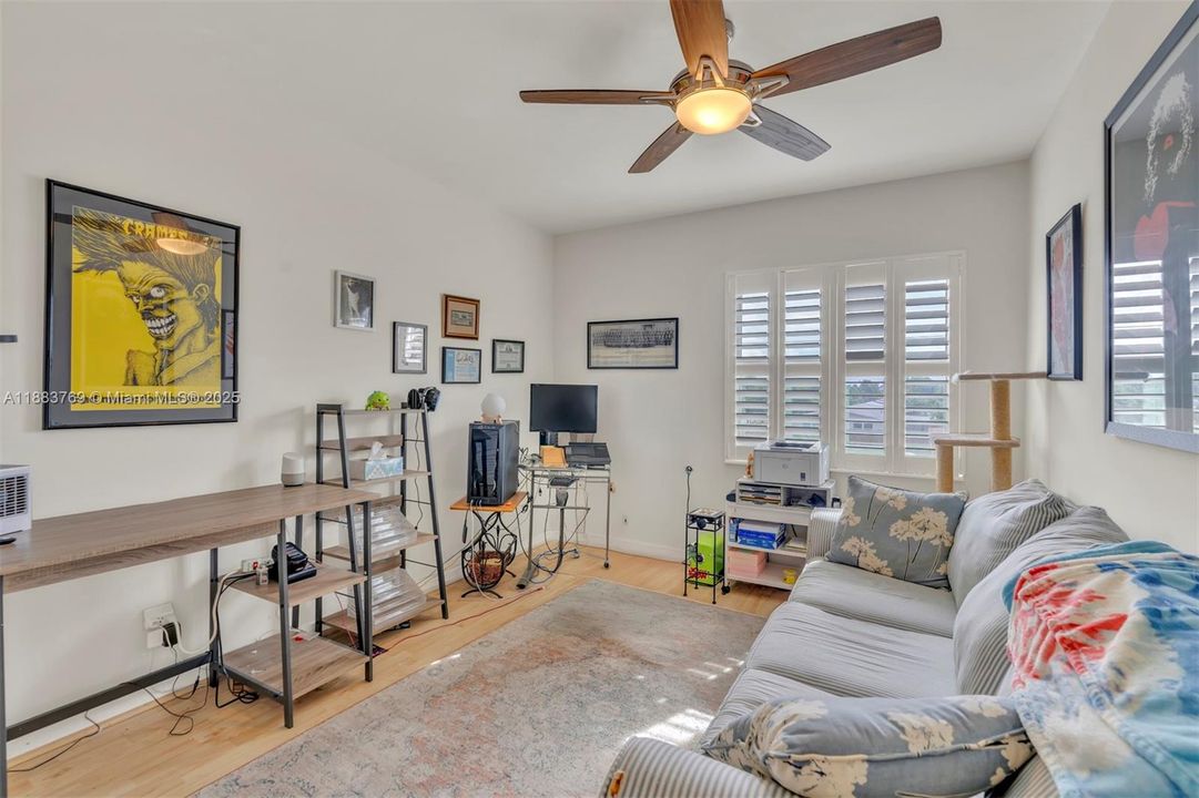 待售: $379,900 (3 贝兹, 2 浴室, 1427 平方英尺)