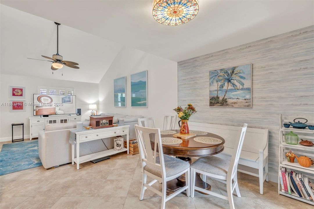 待售: $379,900 (3 贝兹, 2 浴室, 1427 平方英尺)