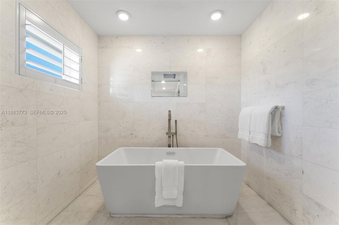 For Sale: $5,200,000 (4 beds, 4 baths, 3601 Square Feet)