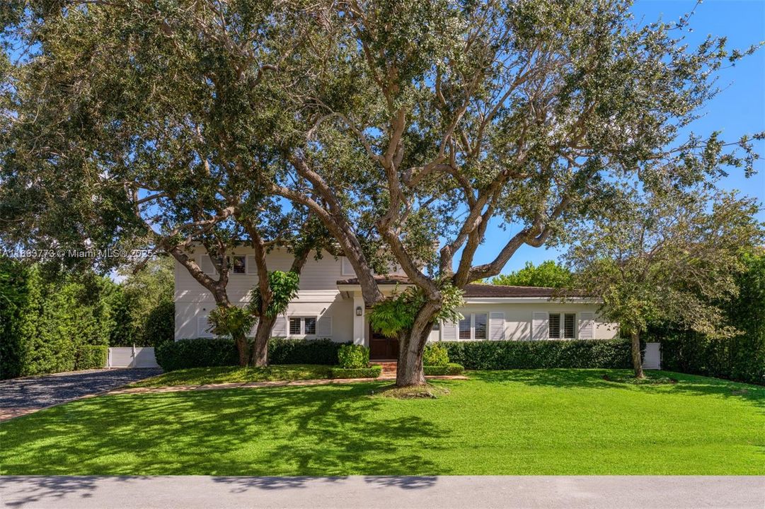 For Sale: $5,200,000 (4 beds, 4 baths, 3601 Square Feet)