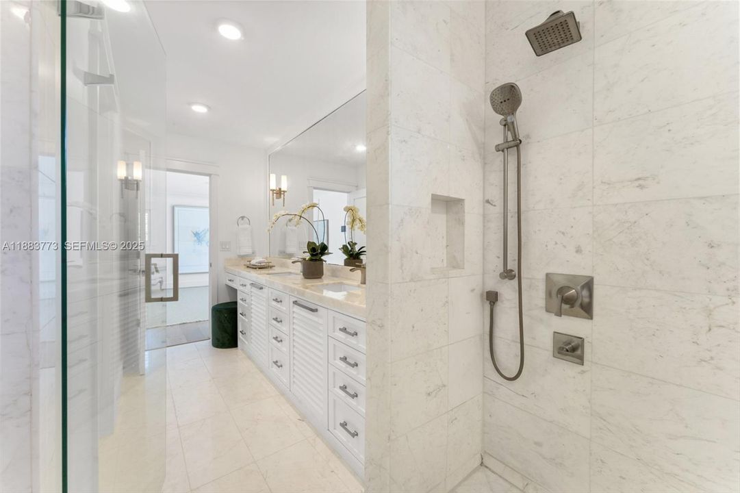 For Sale: $5,200,000 (4 beds, 4 baths, 3601 Square Feet)