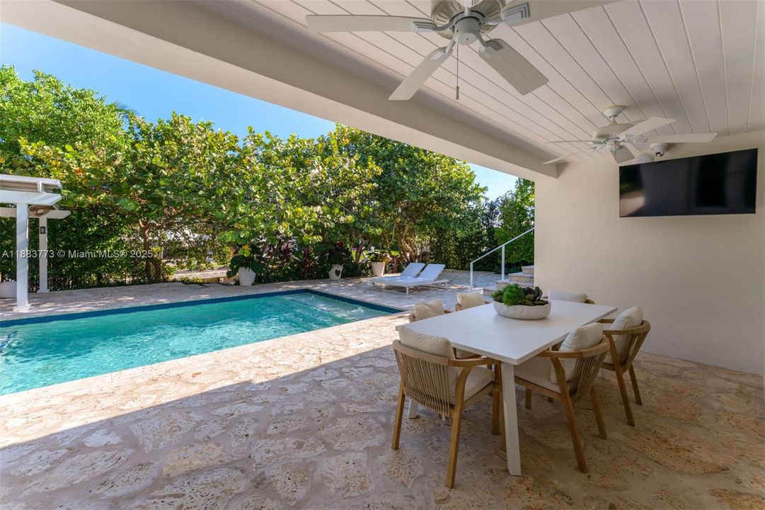 For Sale: $5,200,000 (4 beds, 4 baths, 3601 Square Feet)