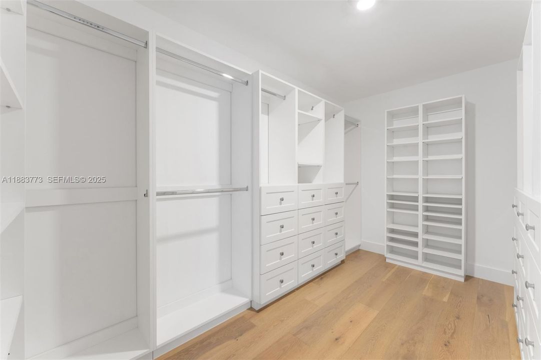 For Sale: $5,200,000 (4 beds, 4 baths, 3601 Square Feet)