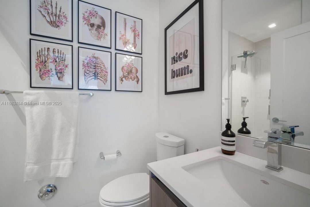 1ST FLOOR BATHROOM 1