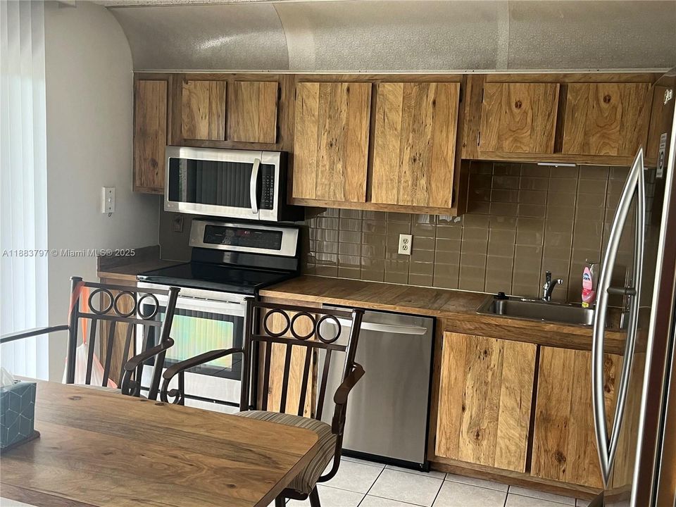 Activo con contrato: $259,000 (3 camas, 2 baños, 1194 Pies cuadrados)