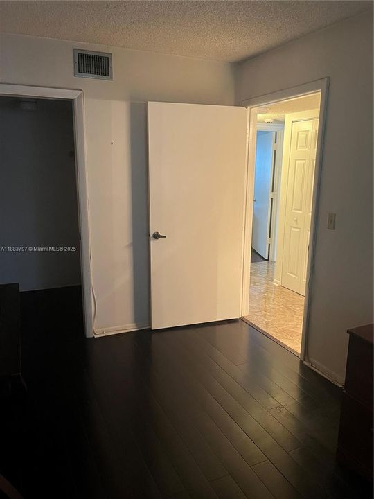 Activo con contrato: $259,000 (3 camas, 2 baños, 1194 Pies cuadrados)