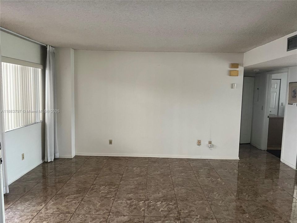 Activo con contrato: $259,000 (3 camas, 2 baños, 1194 Pies cuadrados)
