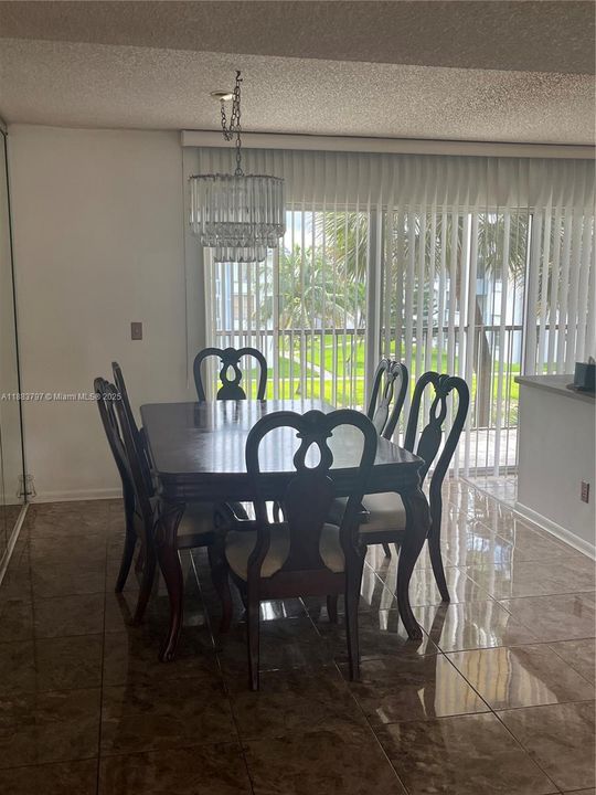 Activo con contrato: $259,000 (3 camas, 2 baños, 1194 Pies cuadrados)