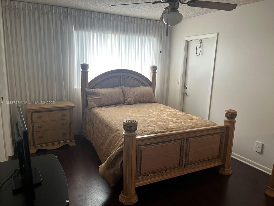 Activo con contrato: $259,000 (3 camas, 2 baños, 1194 Pies cuadrados)