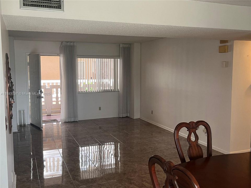 Activo con contrato: $259,000 (3 camas, 2 baños, 1194 Pies cuadrados)