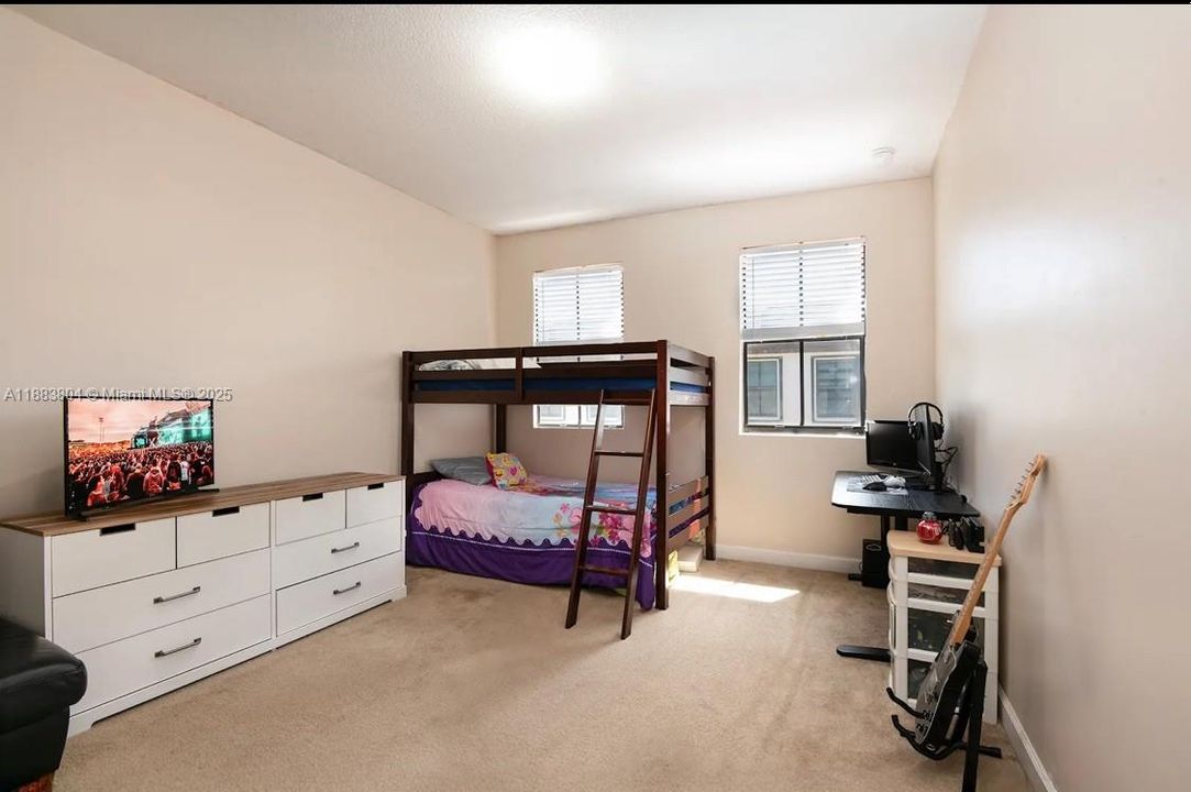 На продажу: $539,000 (4 спален, 3 ванн, 2213 Квадратных фут)