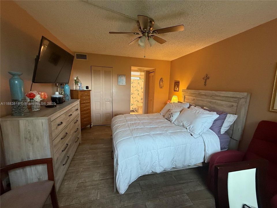 На продажу: $82,000 (1 спален, 1 ванн, 795 Квадратных фут)