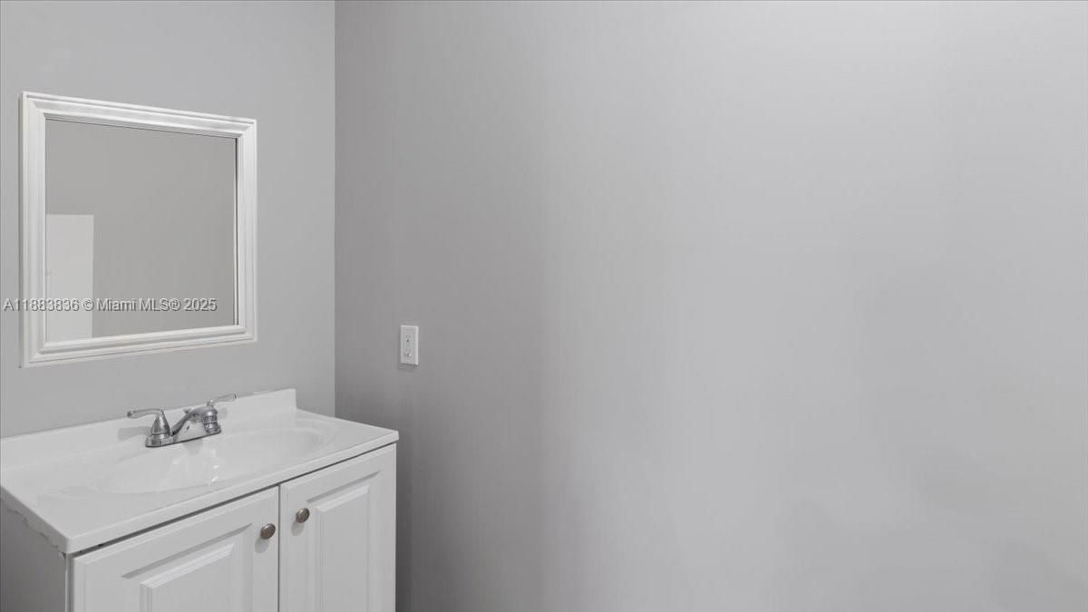 Недавно арендовано: $3,800 (4 спален, 2 ванн, 2030 Квадратных фут)