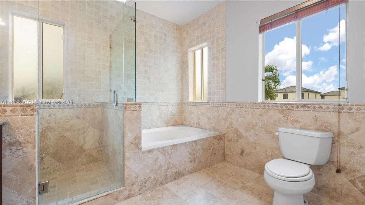 Недавно арендовано: $3,800 (4 спален, 2 ванн, 2030 Квадратных фут)