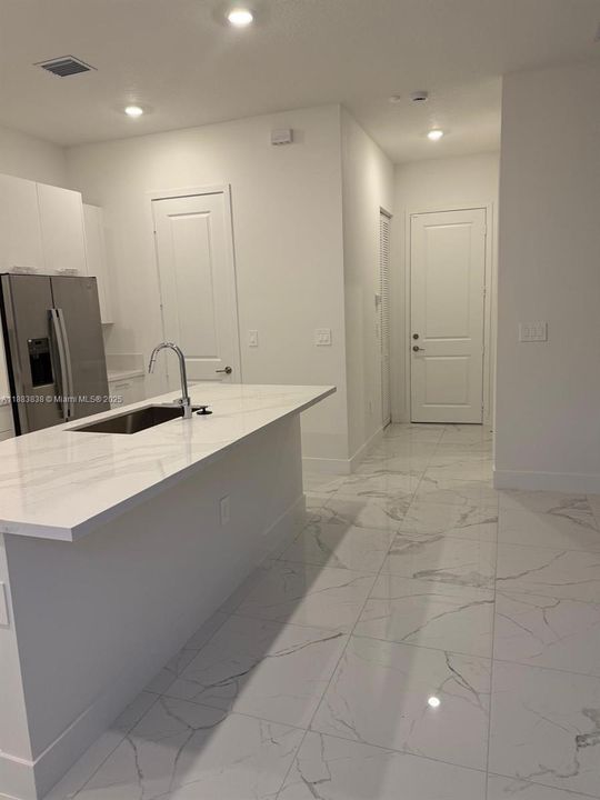 В аренду: $6,600 (4 спален, 3 ванн, 3263 Квадратных фут)