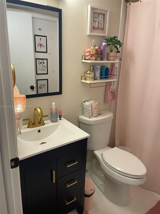 Activo con contrato: $290,000 (2 camas, 2 baños, 965 Pies cuadrados)