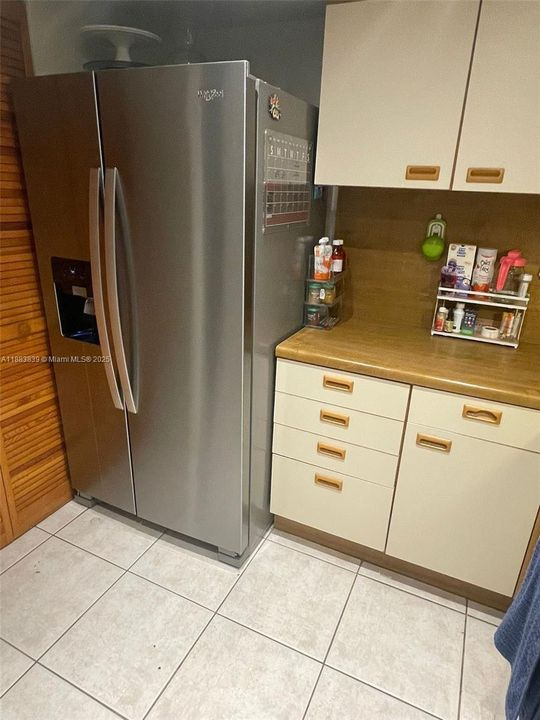 Activo con contrato: $290,000 (2 camas, 2 baños, 965 Pies cuadrados)