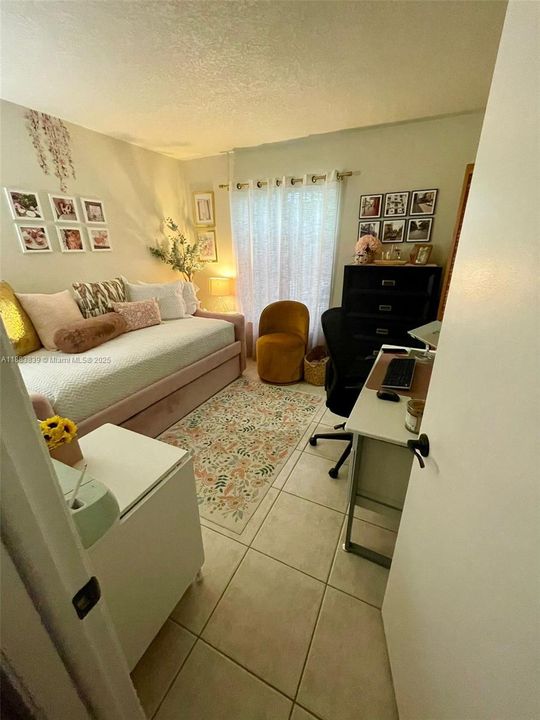 Activo con contrato: $290,000 (2 camas, 2 baños, 965 Pies cuadrados)