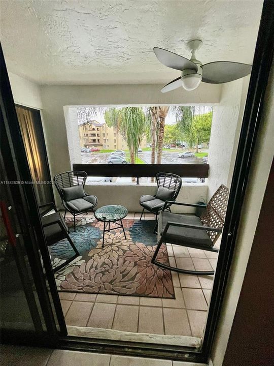 Activo con contrato: $290,000 (2 camas, 2 baños, 965 Pies cuadrados)