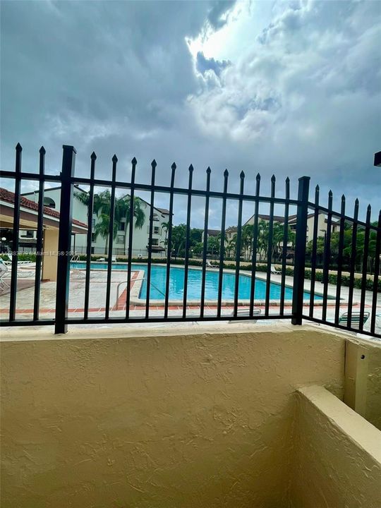 Activo con contrato: $290,000 (2 camas, 2 baños, 965 Pies cuadrados)