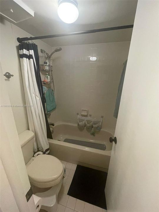 Activo con contrato: $290,000 (2 camas, 2 baños, 965 Pies cuadrados)