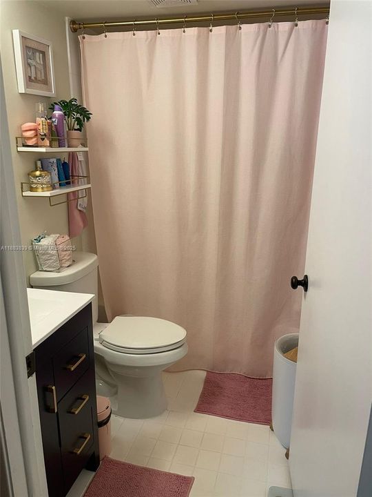 Activo con contrato: $290,000 (2 camas, 2 baños, 965 Pies cuadrados)