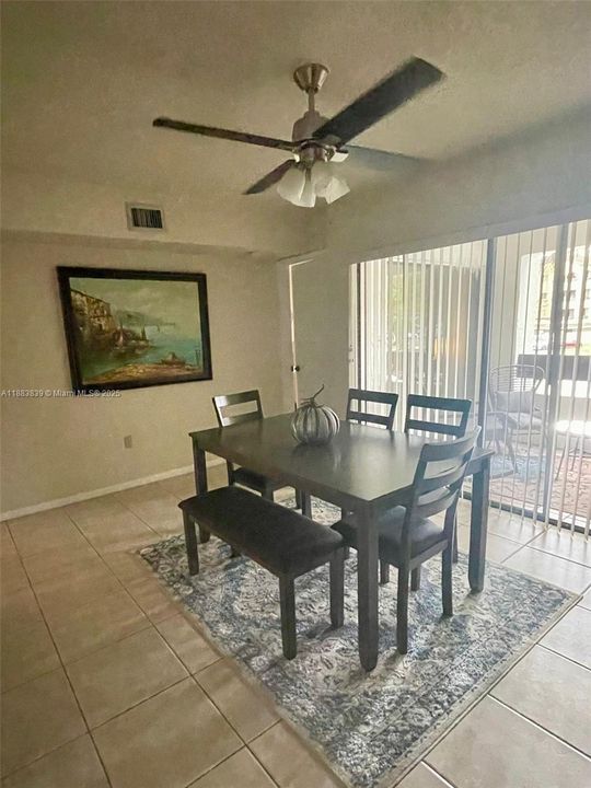 Activo con contrato: $290,000 (2 camas, 2 baños, 965 Pies cuadrados)