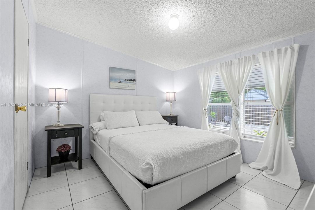 待售: $565,000 (4 贝兹, 2 浴室, 1632 平方英尺)