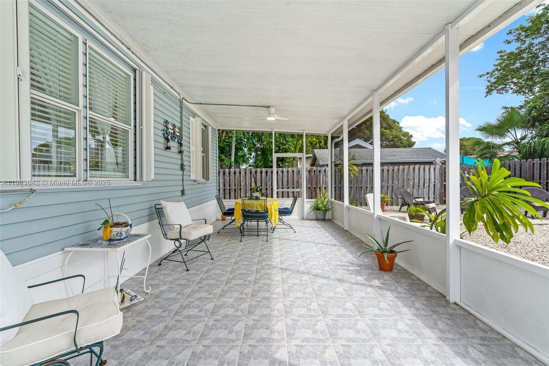 待售: $565,000 (4 贝兹, 2 浴室, 1632 平方英尺)