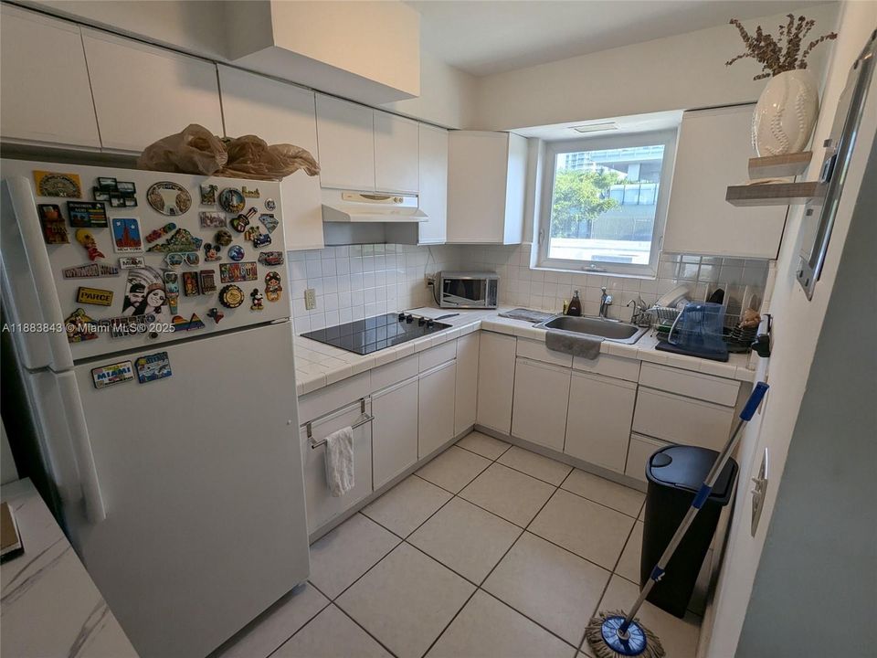 For Sale: $266,000 (0 beds, 1 baths, 400 Square Feet)