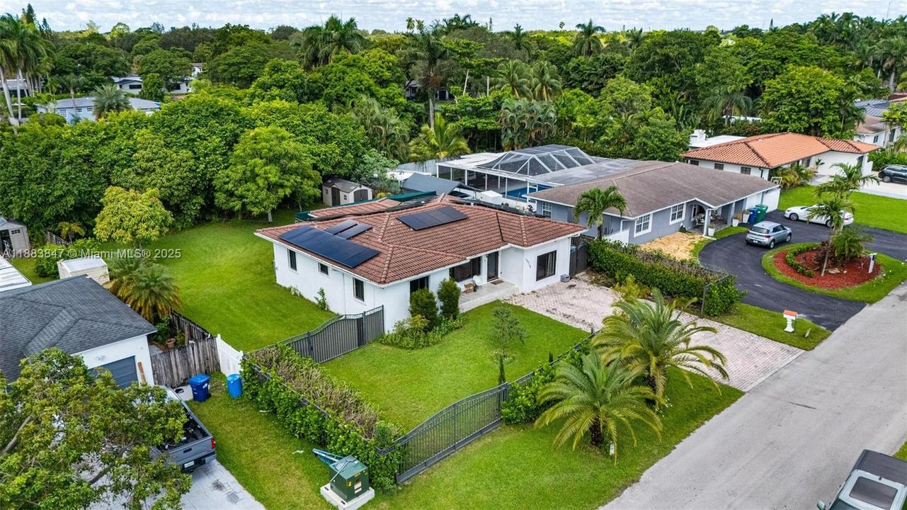 合同活跃: $875,000 (3 贝兹, 2 浴室, 1676 平方英尺)