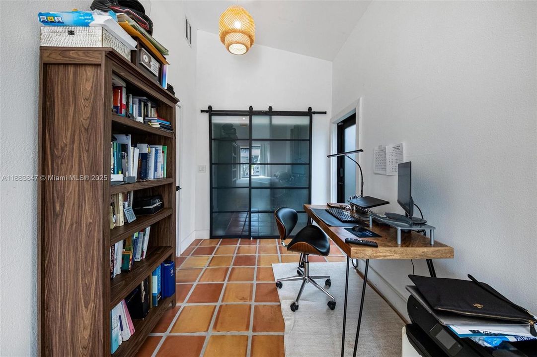 合同活跃: $875,000 (3 贝兹, 2 浴室, 1676 平方英尺)