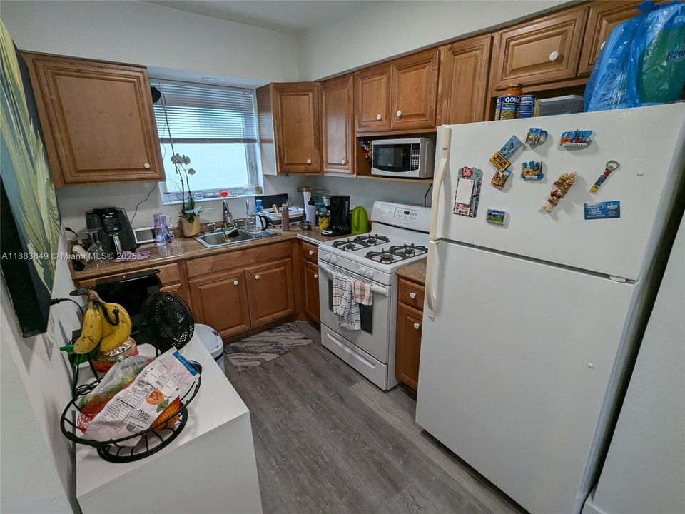 For Sale: $263,000 (0 beds, 1 baths, 400 Square Feet)