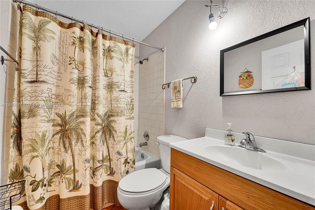 Activo con contrato: $549,900 (3 camas, 2 baños, 1453 Pies cuadrados)