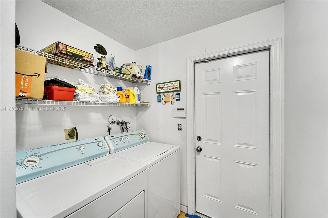 Activo con contrato: $549,900 (3 camas, 2 baños, 1453 Pies cuadrados)